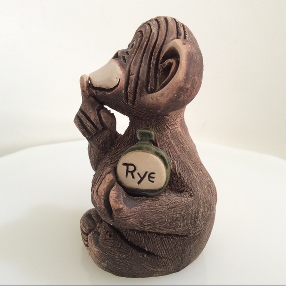 Vintage hand sculpted in Uruguay cheeky monkey - Picture 2 of 6